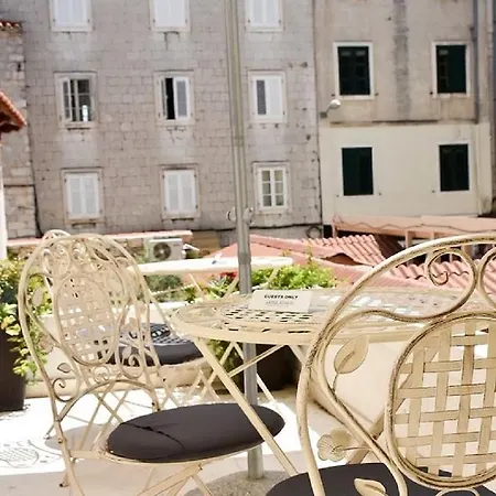 Aspalathos Hotell 4*