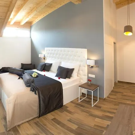 Ξενοδοχείο Aspalathos 4*