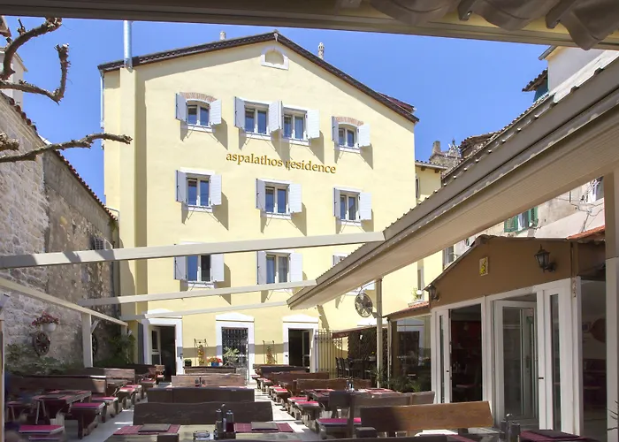فندق Aspalathos 4*