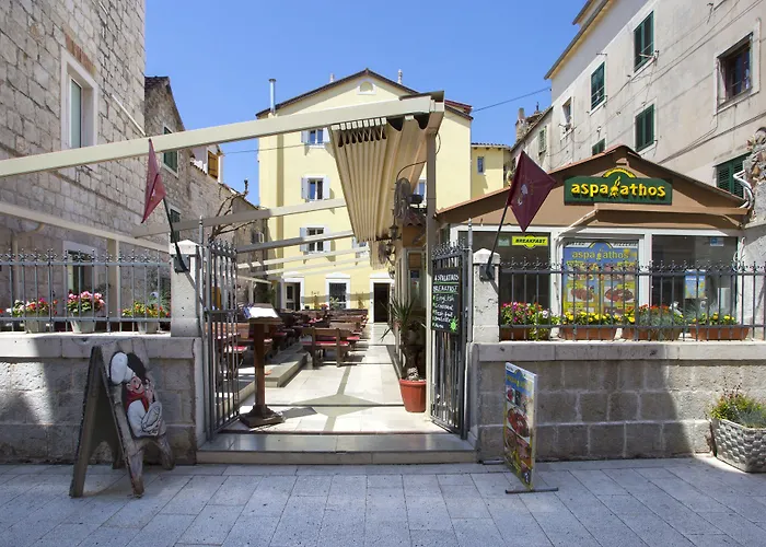 Aspalathos فندق