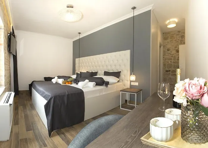 فندق Aspalathos 4*